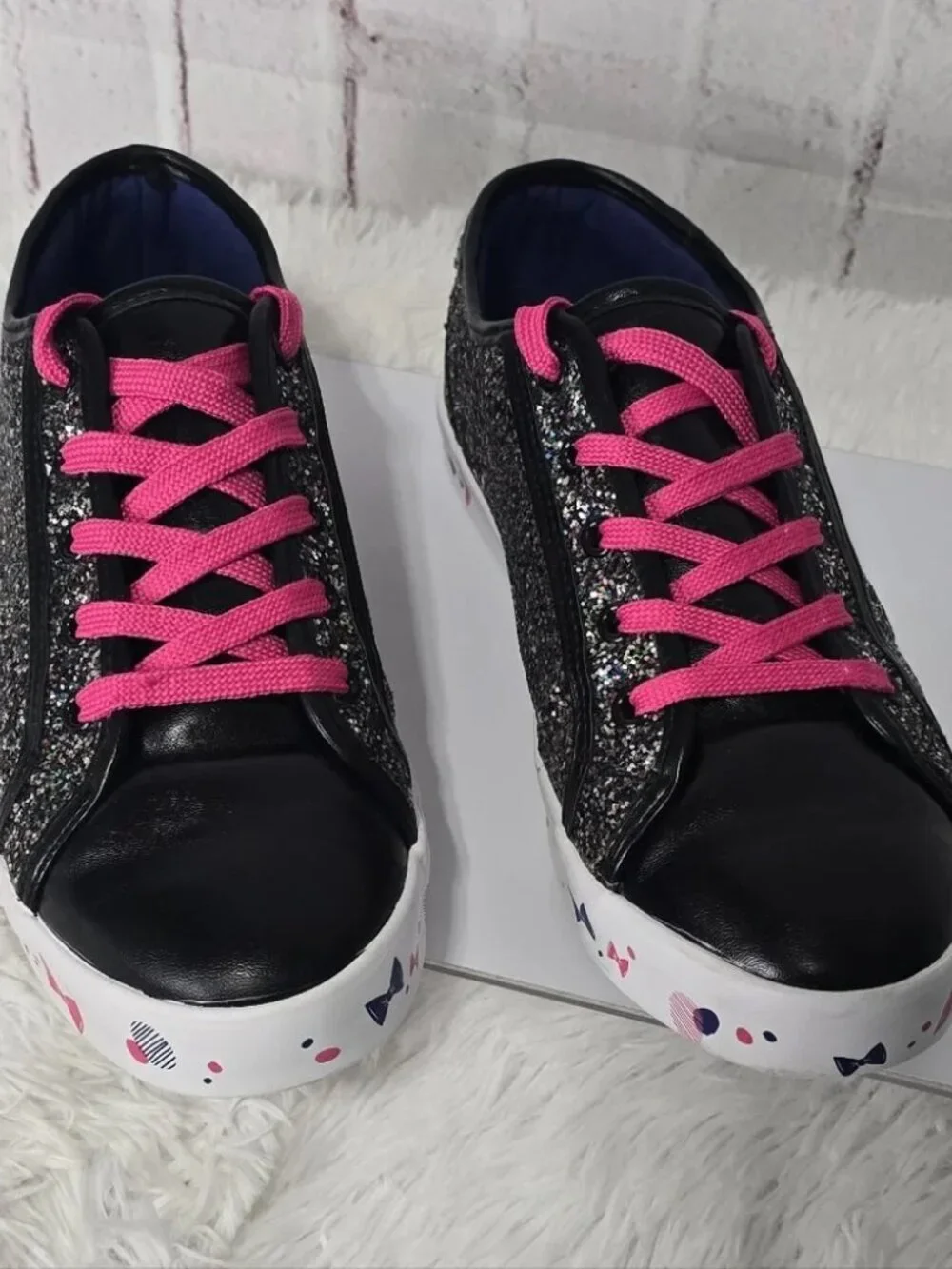 Disney Minnie Mouse Glitter Sneakers Pink Laces Women's Size 10